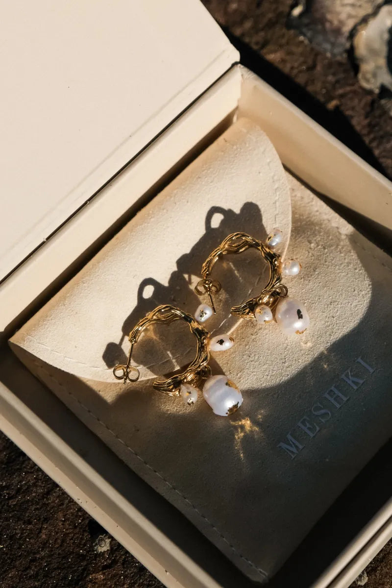Océane Vêtements - Marisol Pearl C Hoop Earrings