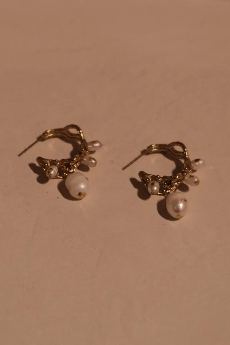 Océane Vêtements - Marisol Pearl C Hoop Earrings