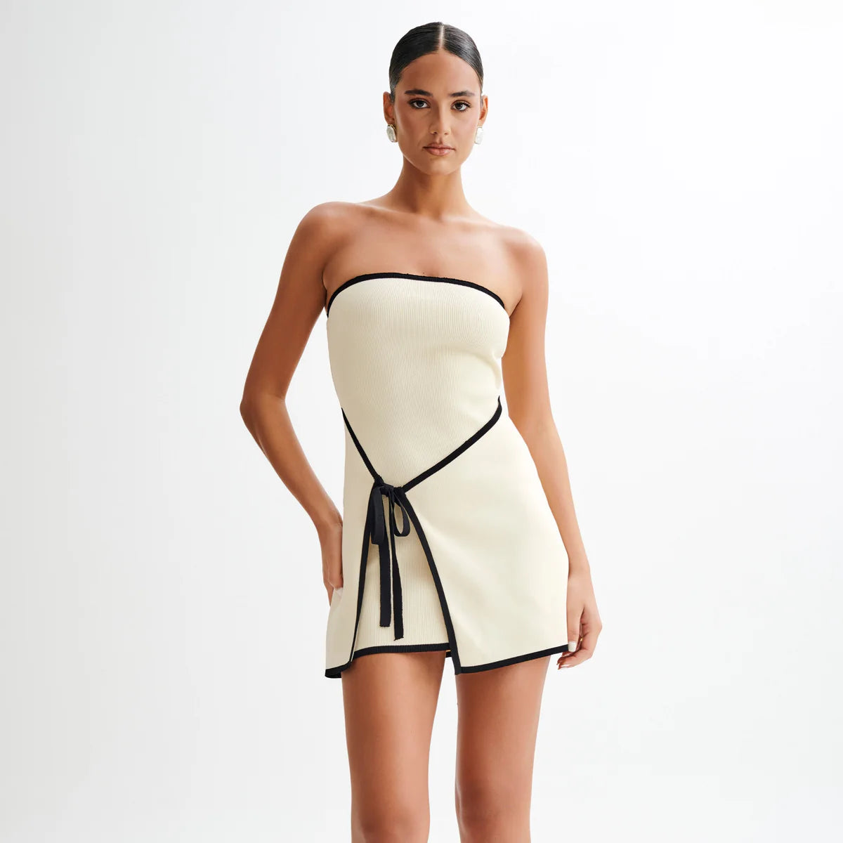 Océane Vêtements - Simply Elegant Strapless Ivory Knit Mini Dress