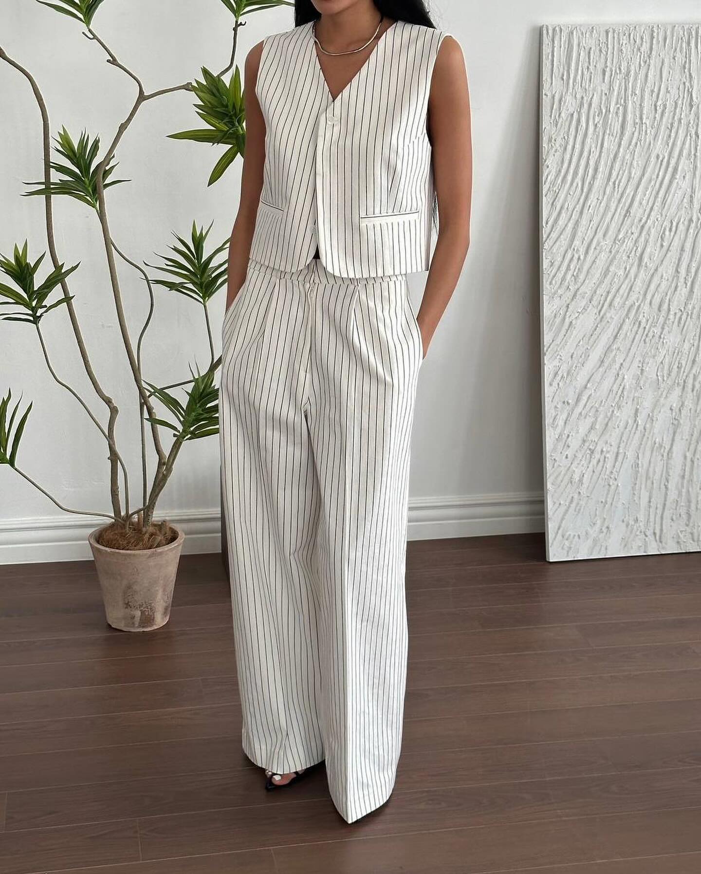 Océane Vêtements - Mode Haute Couture Two Piece Sleeveless V Neck Button Down & High Waist Straight Trousers