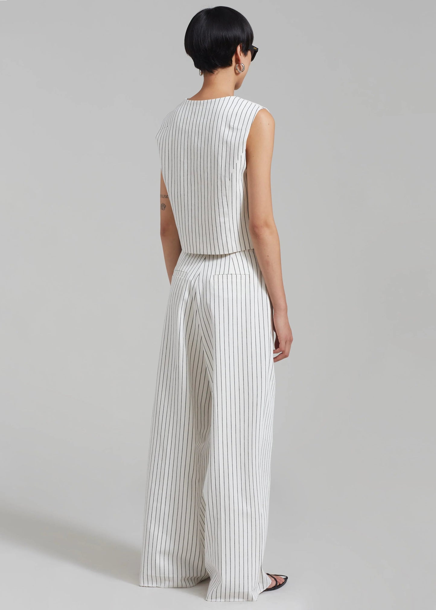 Océane Vêtements - Mode Haute Couture Two Piece Sleeveless V Neck Button Down & High Waist Straight Trousers