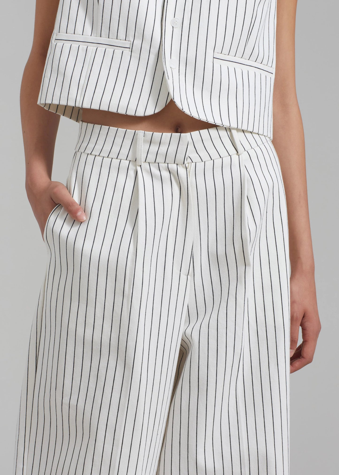 Océane Vêtements - Mode Haute Couture Two Piece Sleeveless V Neck Button Down & High Waist Straight Trousers