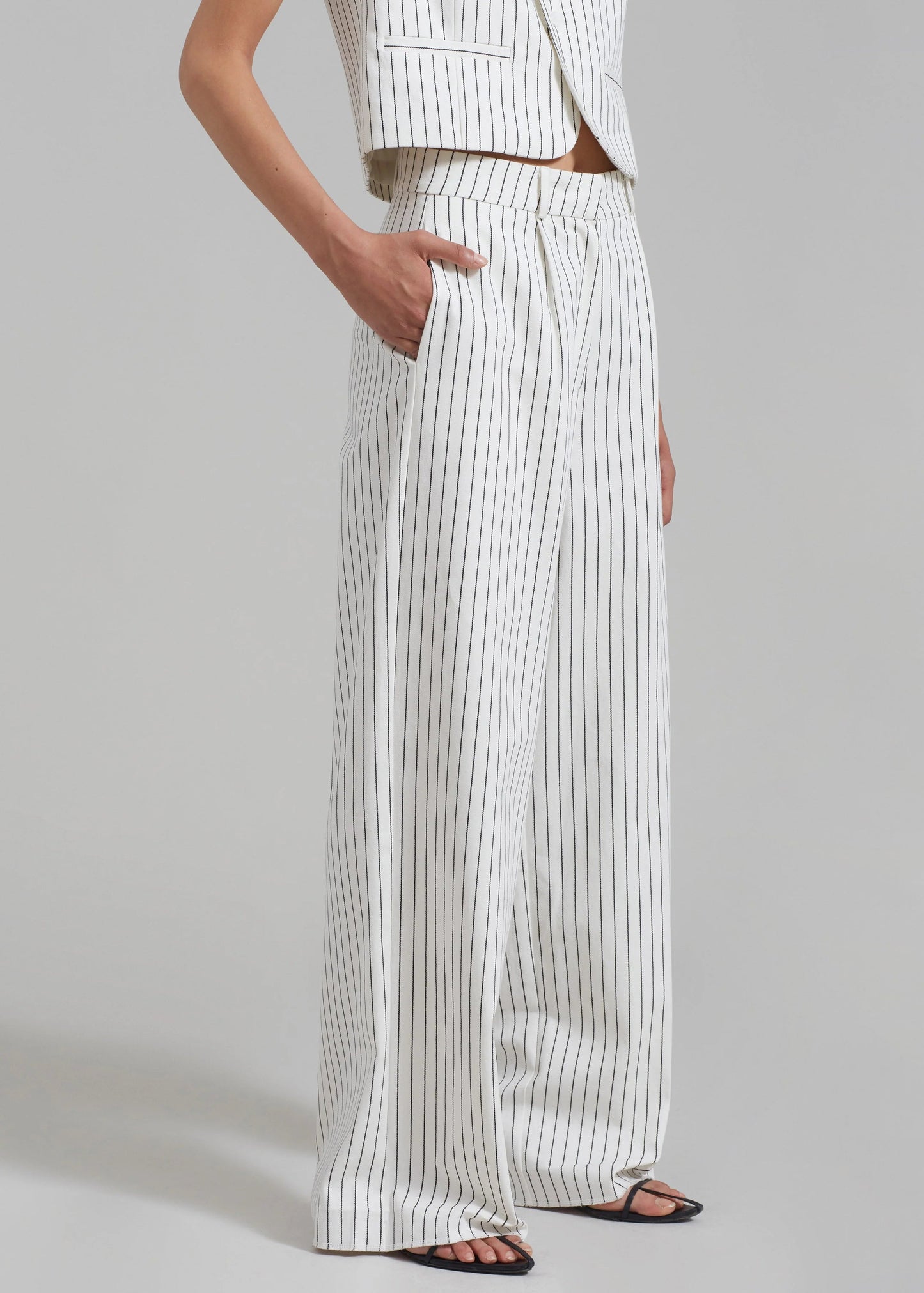 Océane Vêtements - Mode Haute Couture Two Piece Sleeveless V Neck Button Down & High Waist Straight Trousers