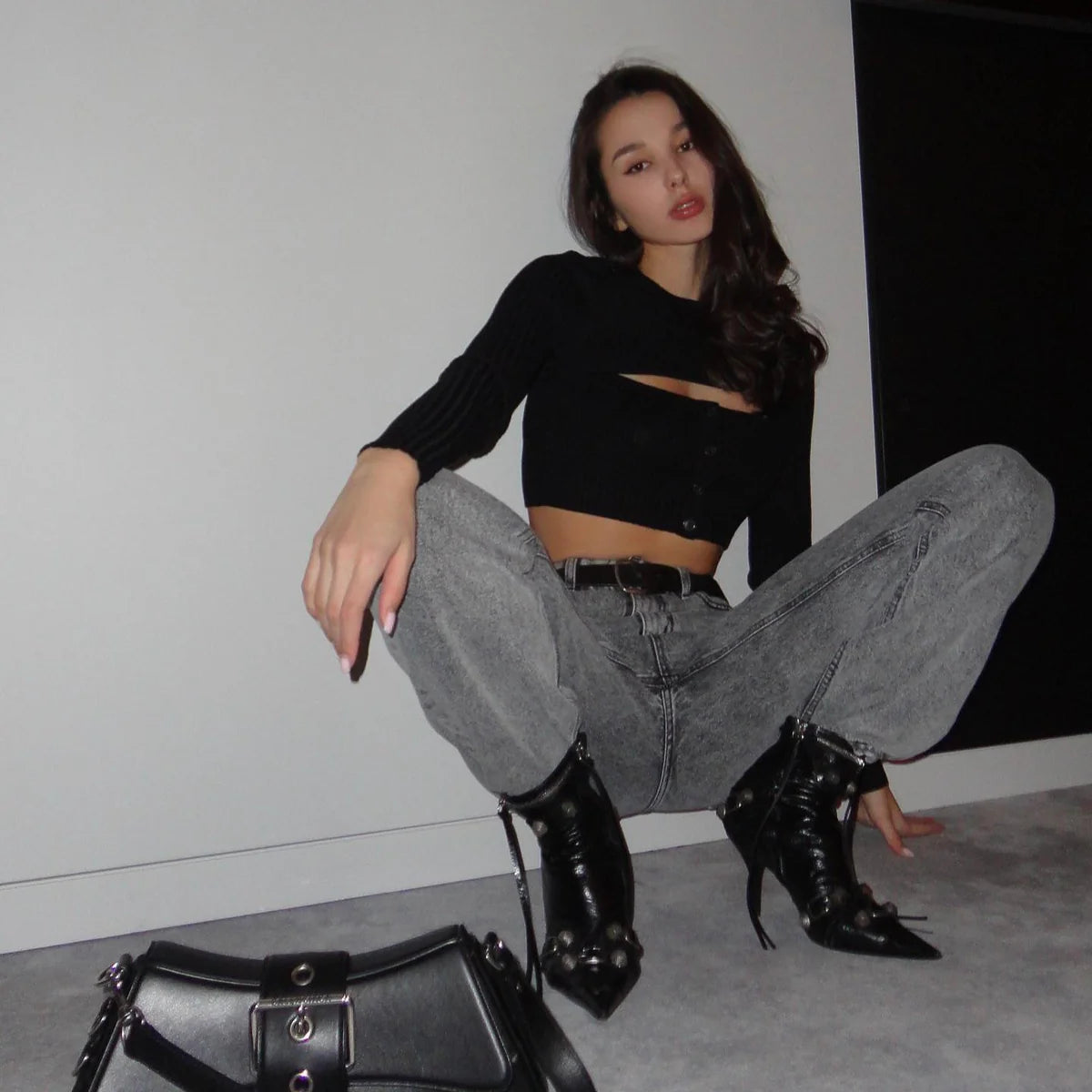 Océane Vêtements - Chic Front Slit Long Sleeve Crop Top