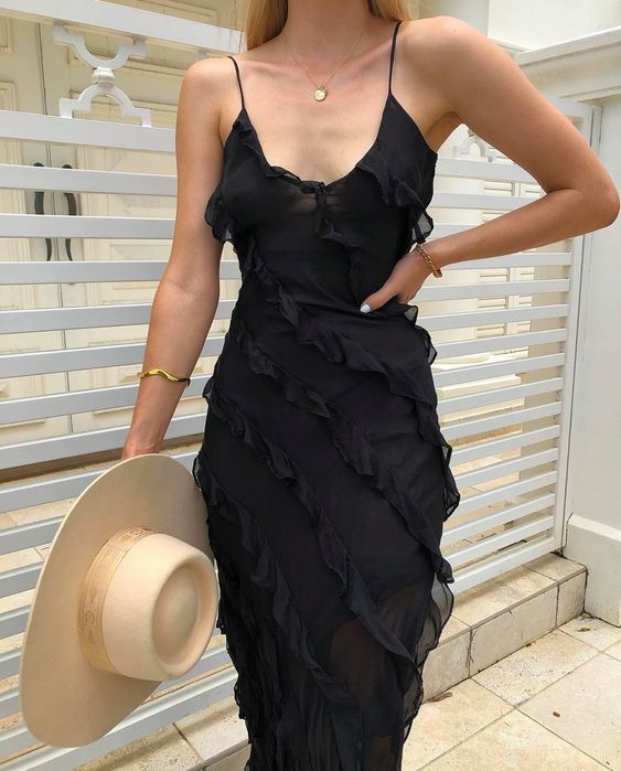 Océane Vêtements - Bella Chiffon Ruffle Backless Maxi Dress