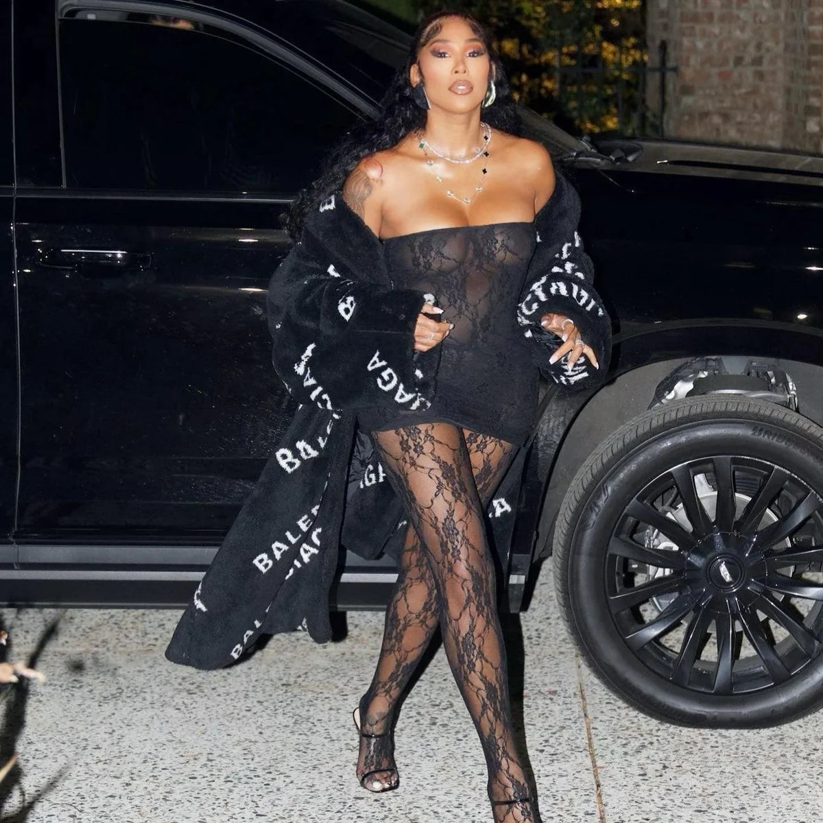 Océane Vêtements - Hotlanta Nights Sheer Three Piece Lace Set With Gloves