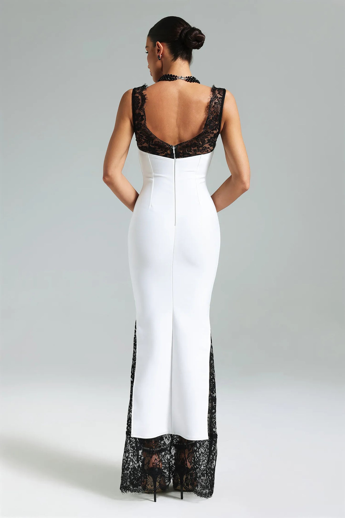 Océane Vêtements- Miracle Lace Deep V Maxi Dress