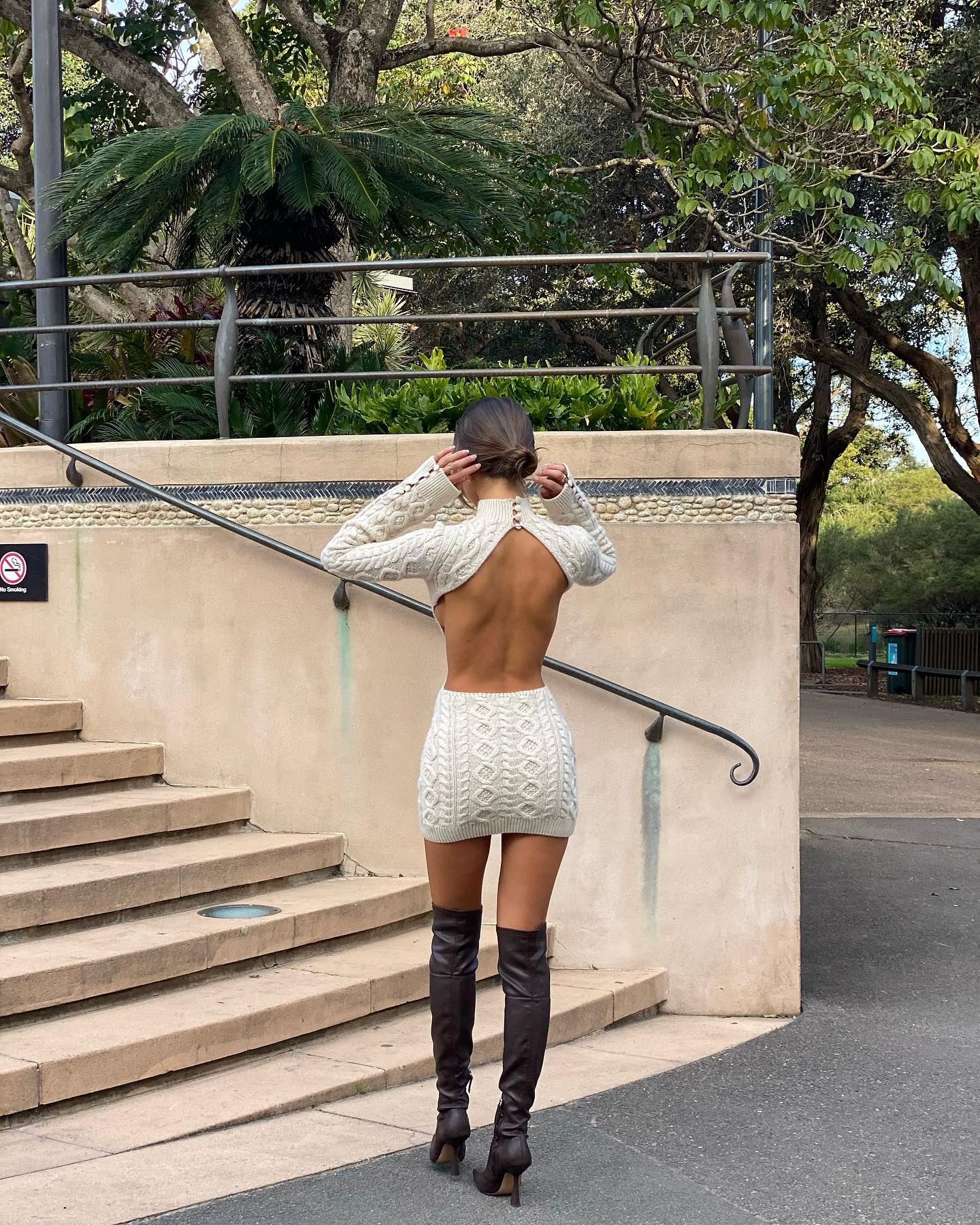 Océane Vêtements -Embrasse-Moi Maintenant Knitted Long Sleeve Backless Mini Dress